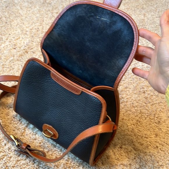 Vintage Dooney and Bourke All-Weather Leather Medium Essex Shoulder Bag - Picture 8 of 12